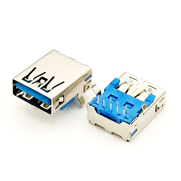 USB 3.0直邊板上；殼子折彎腳